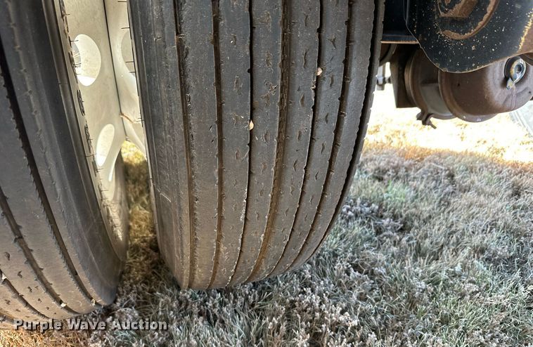 image for item EK9878 2011 Wilson DWH-500  grain trailer