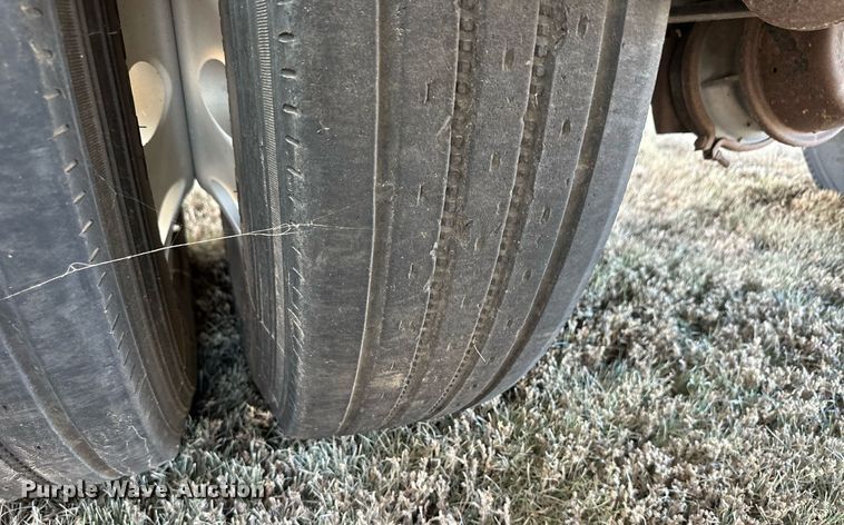 image for item EK9878 2011 Wilson DWH-500  grain trailer