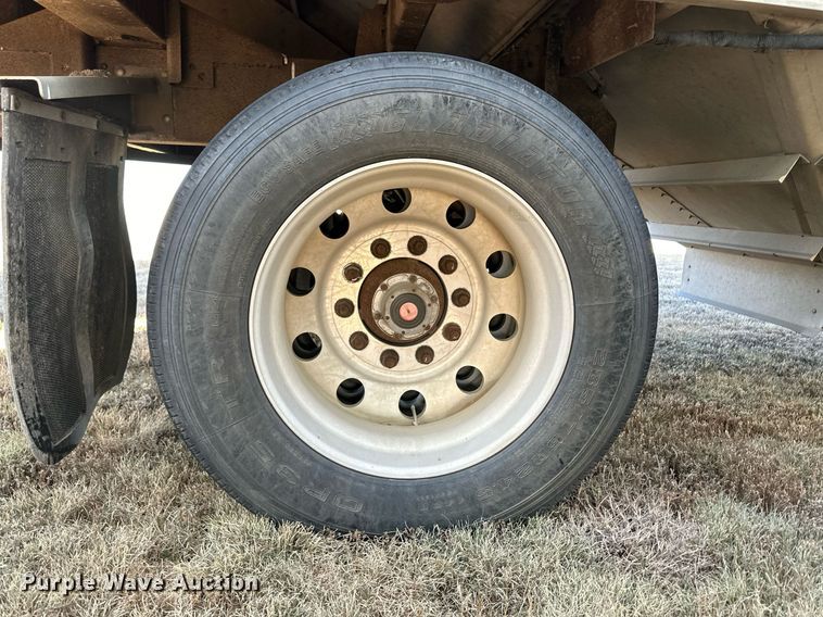 image for item EK9878 2011 Wilson DWH-500  grain trailer