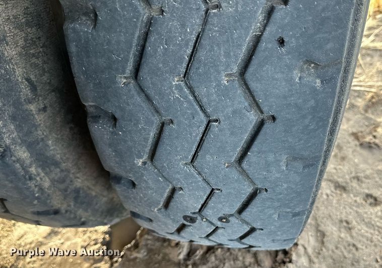 image for item EK9880 2012 SmithCo Manufacturing Co. Inc. SX2-42-34  side dump trailer