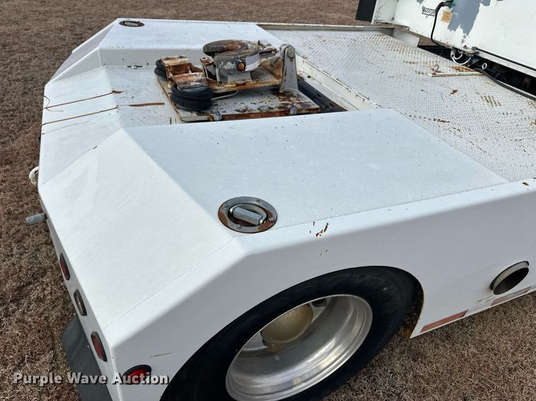 image for item EK9886 2000 International 9200i  semi truck