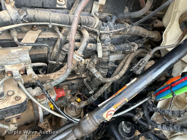 image for item EK9886 2000 International 9200i  semi truck