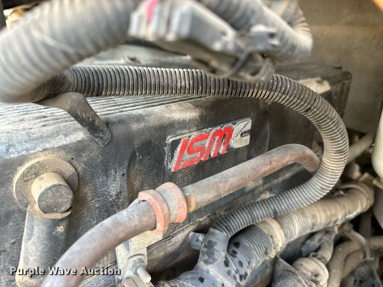 image for item EK9886 2000 International 9200i  semi truck