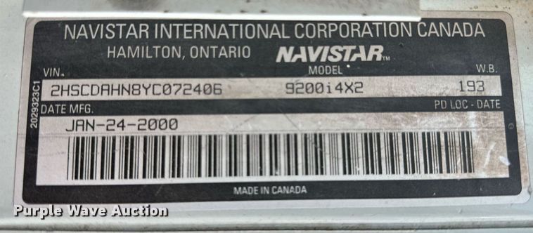 image for item EK9886 2000 International 9200i  semi truck