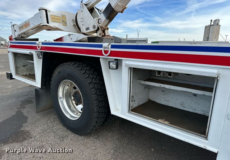 image for item IB9281 2008 Kenworth T370  tire service truck