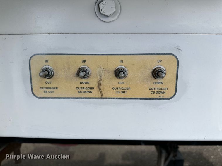 image for item IB9281 2008 Kenworth T370  tire service truck