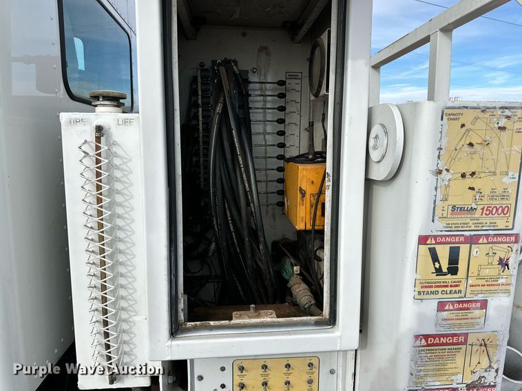 image for item IB9281 2008 Kenworth T370  tire service truck