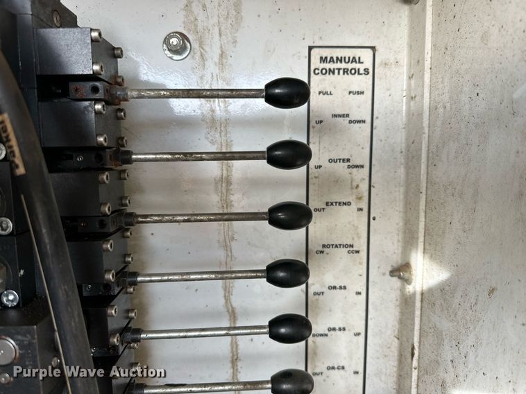 image for item IB9281 2008 Kenworth T370  tire service truck