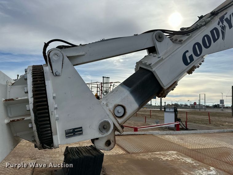 image for item IB9281 2008 Kenworth T370  tire service truck