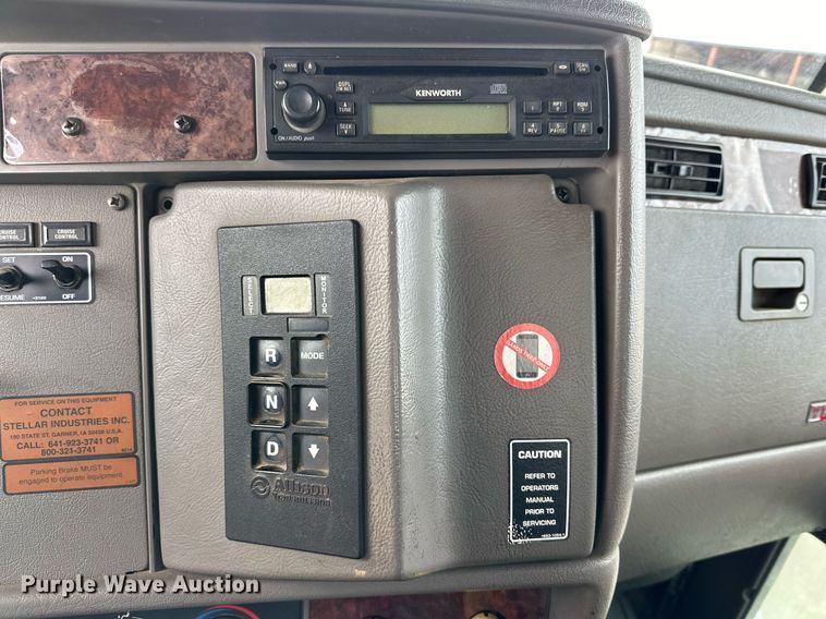 image for item IB9281 2008 Kenworth T370  tire service truck