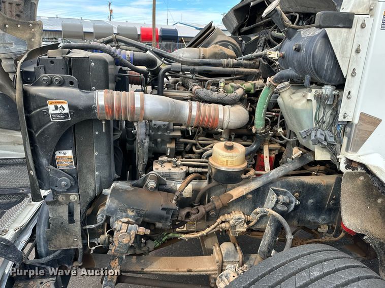 image for item IB9281 2008 Kenworth T370  tire service truck