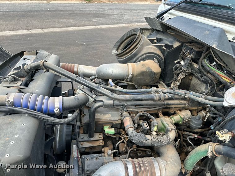 image for item IB9281 2008 Kenworth T370  tire service truck