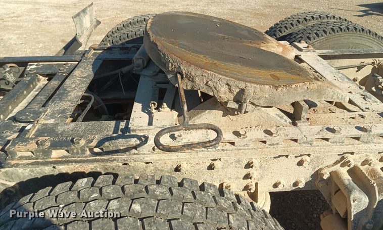 image for item KG9575 1991 White GMC WIA  semi truck