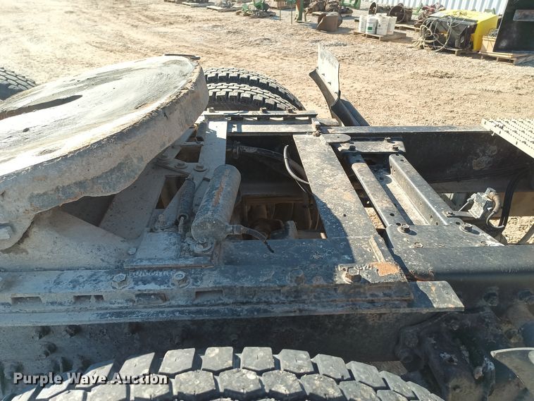 image for item KG9575 1991 White GMC WIA  semi truck