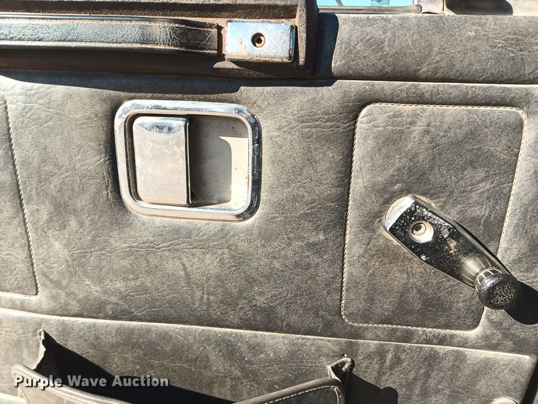 image for item KG9575 1991 White GMC WIA  semi truck