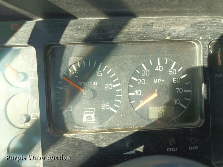 image for item KG9575 1991 White GMC WIA  semi truck