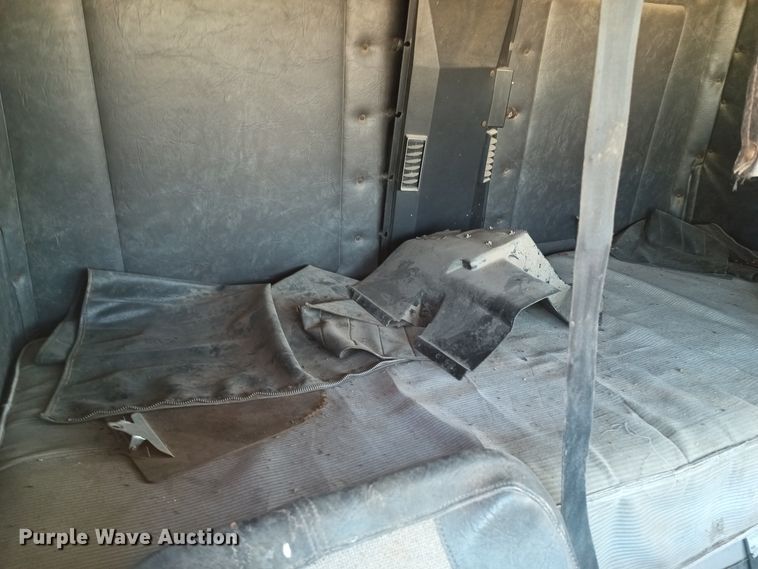 image for item KG9575 1991 White GMC WIA  semi truck