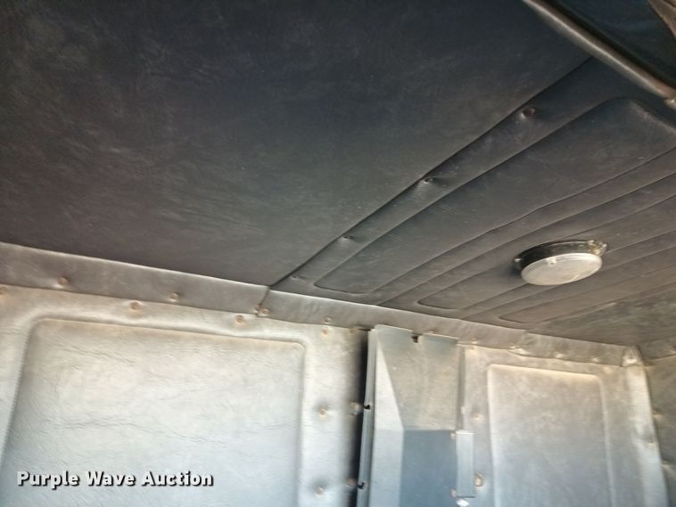 image for item KG9575 1991 White GMC WIA  semi truck