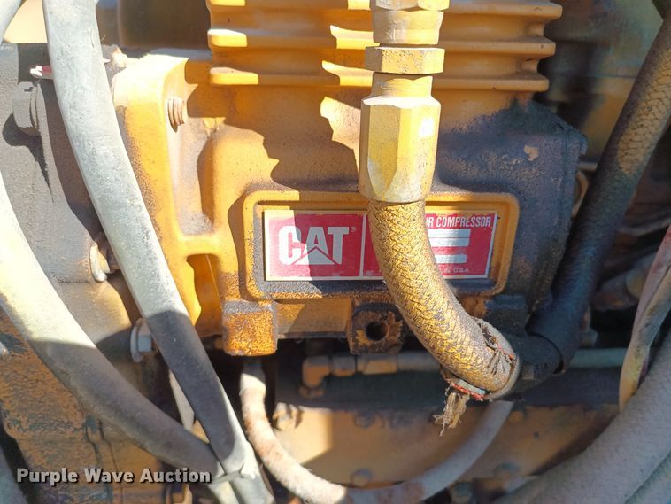 image for item KG9575 1991 White GMC WIA  semi truck