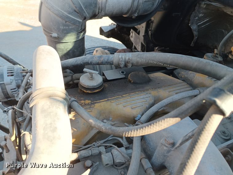 image for item KG9575 1991 White GMC WIA  semi truck