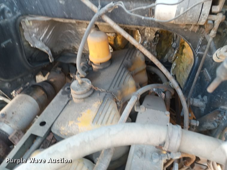 image for item KG9575 1991 White GMC WIA  semi truck