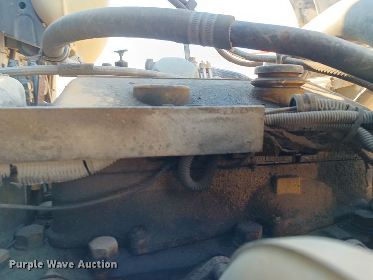 image for item KG9575 1991 White GMC WIA  semi truck