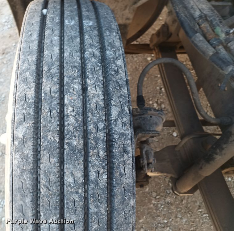 image for item KG9575 1991 White GMC WIA  semi truck