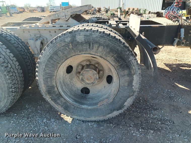 image for item KG9575 1991 White GMC WIA  semi truck