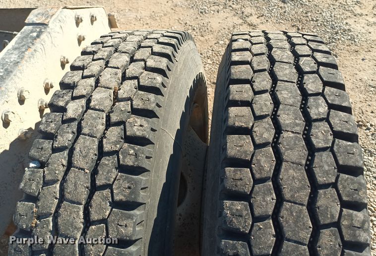 image for item KG9575 1991 White GMC WIA  semi truck