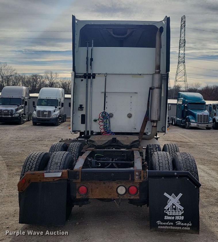 image for item LC9501 2007 International 9400i  semi truck