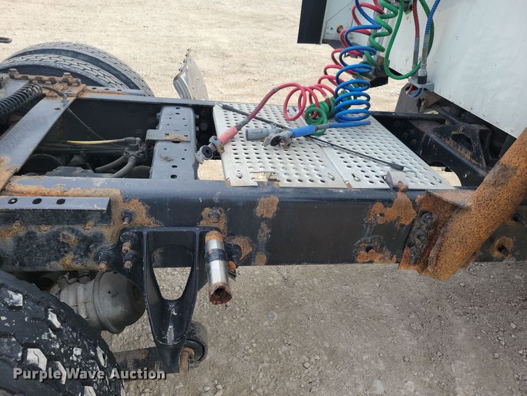 image for item LC9501 2007 International 9400i  semi truck