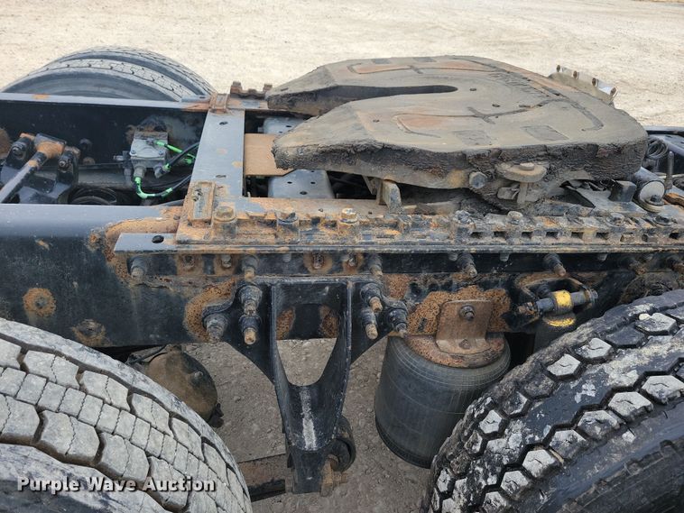 image for item LC9501 2007 International 9400i  semi truck