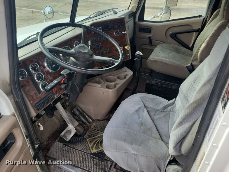 image for item LC9501 2007 International 9400i  semi truck