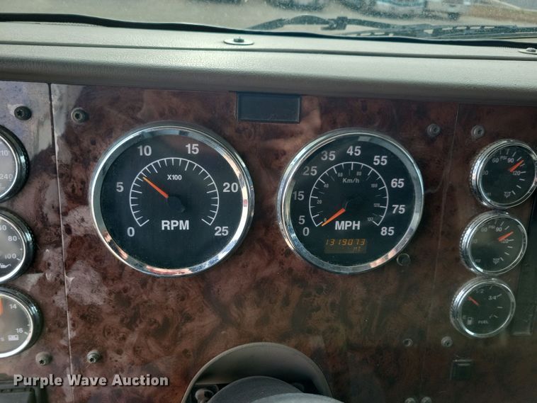 image for item LC9501 2007 International 9400i  semi truck