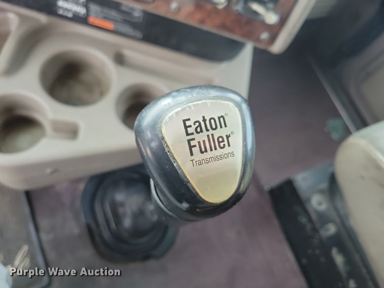 image for item LC9501 2007 International 9400i  semi truck