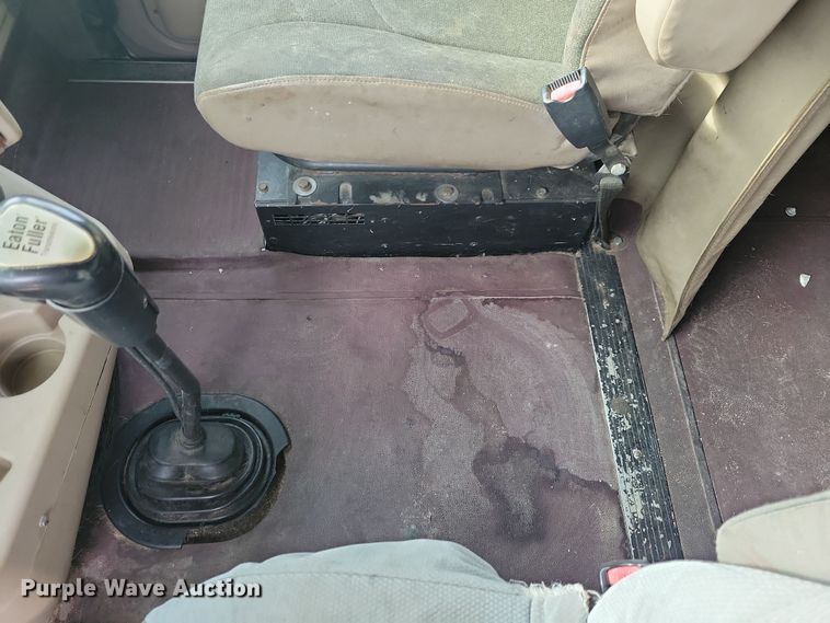 image for item LC9501 2007 International 9400i  semi truck