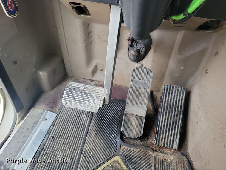 image for item LC9501 2007 International 9400i  semi truck