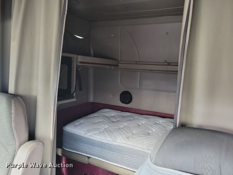 image for item LC9501 2007 International 9400i  semi truck