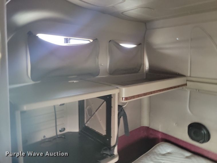 image for item LC9501 2007 International 9400i  semi truck