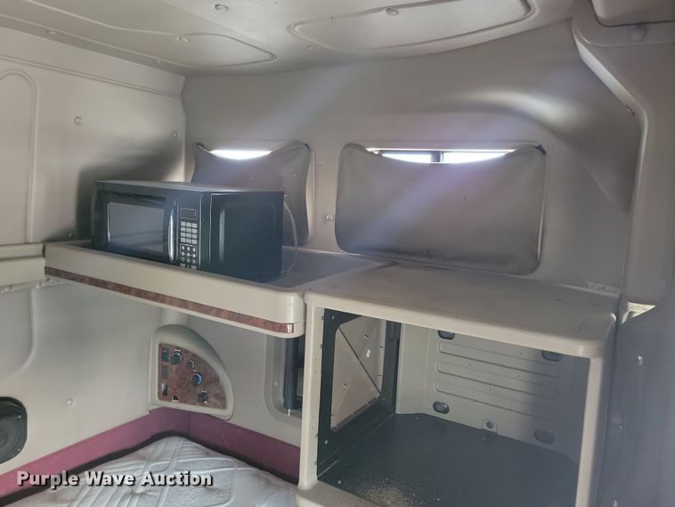 image for item LC9501 2007 International 9400i  semi truck