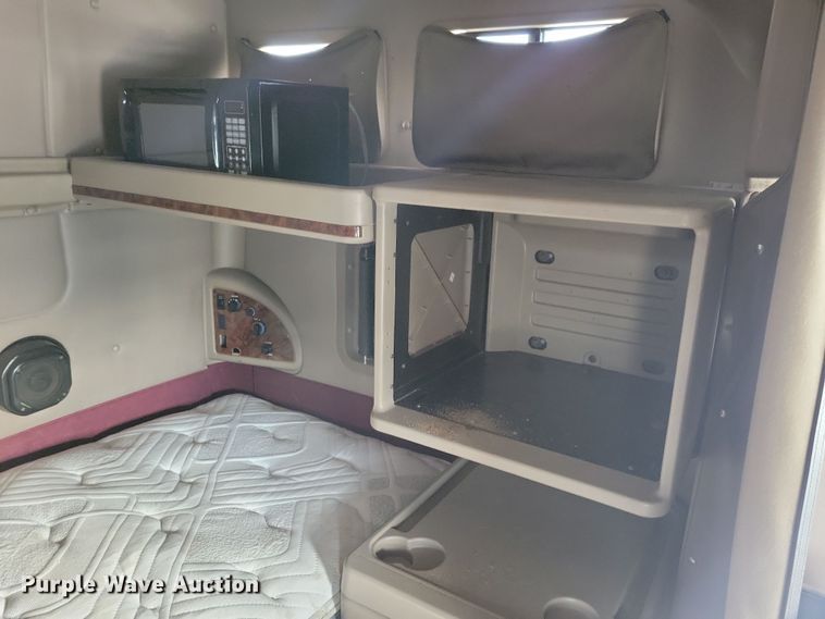 image for item LC9501 2007 International 9400i  semi truck