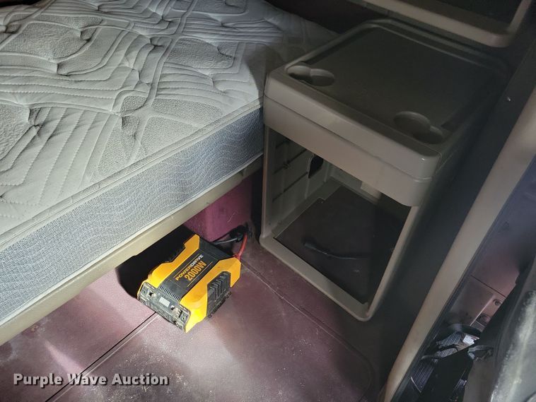 image for item LC9501 2007 International 9400i  semi truck