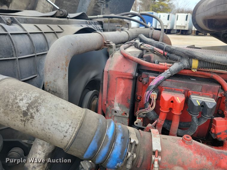 image for item LC9501 2007 International 9400i  semi truck