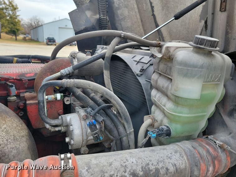 image for item LC9501 2007 International 9400i  semi truck