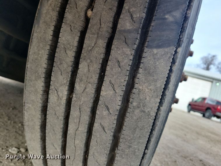 image for item LC9501 2007 International 9400i  semi truck