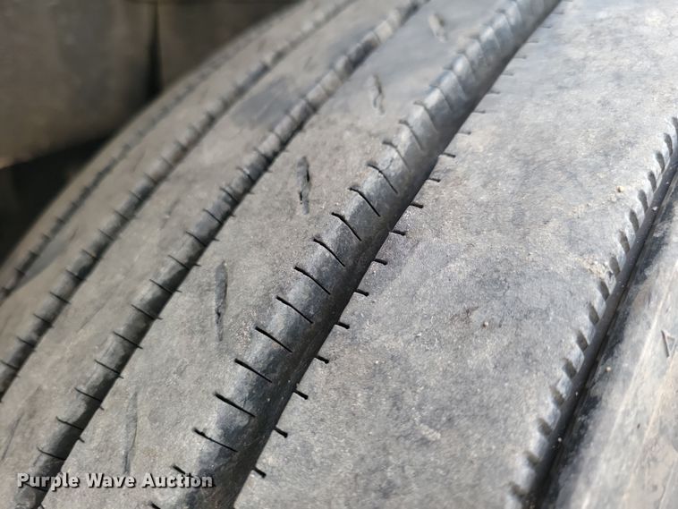 image for item LC9501 2007 International 9400i  semi truck