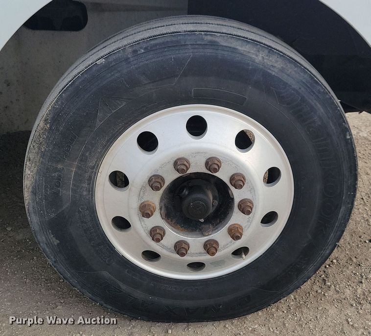 image for item LC9501 2007 International 9400i  semi truck