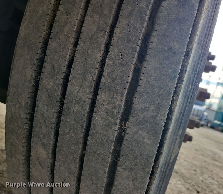 image for item LC9501 2007 International 9400i  semi truck