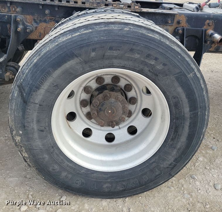 image for item LC9501 2007 International 9400i  semi truck