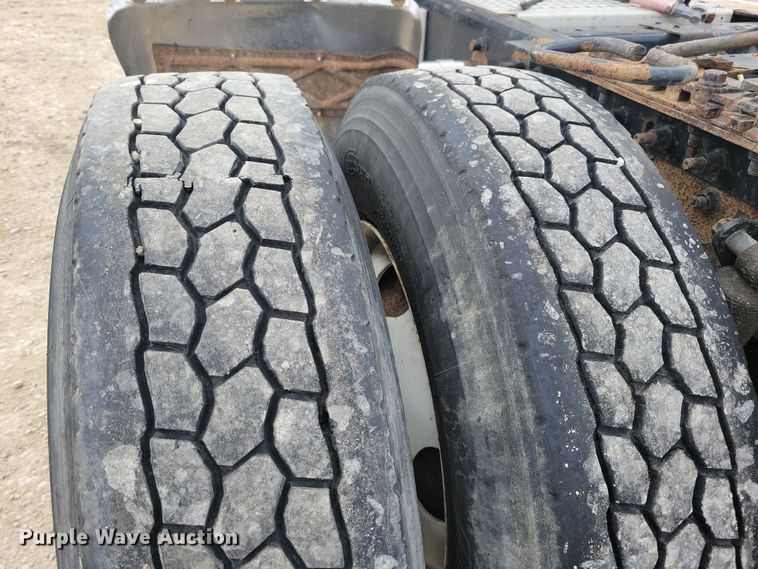 image for item LC9501 2007 International 9400i  semi truck